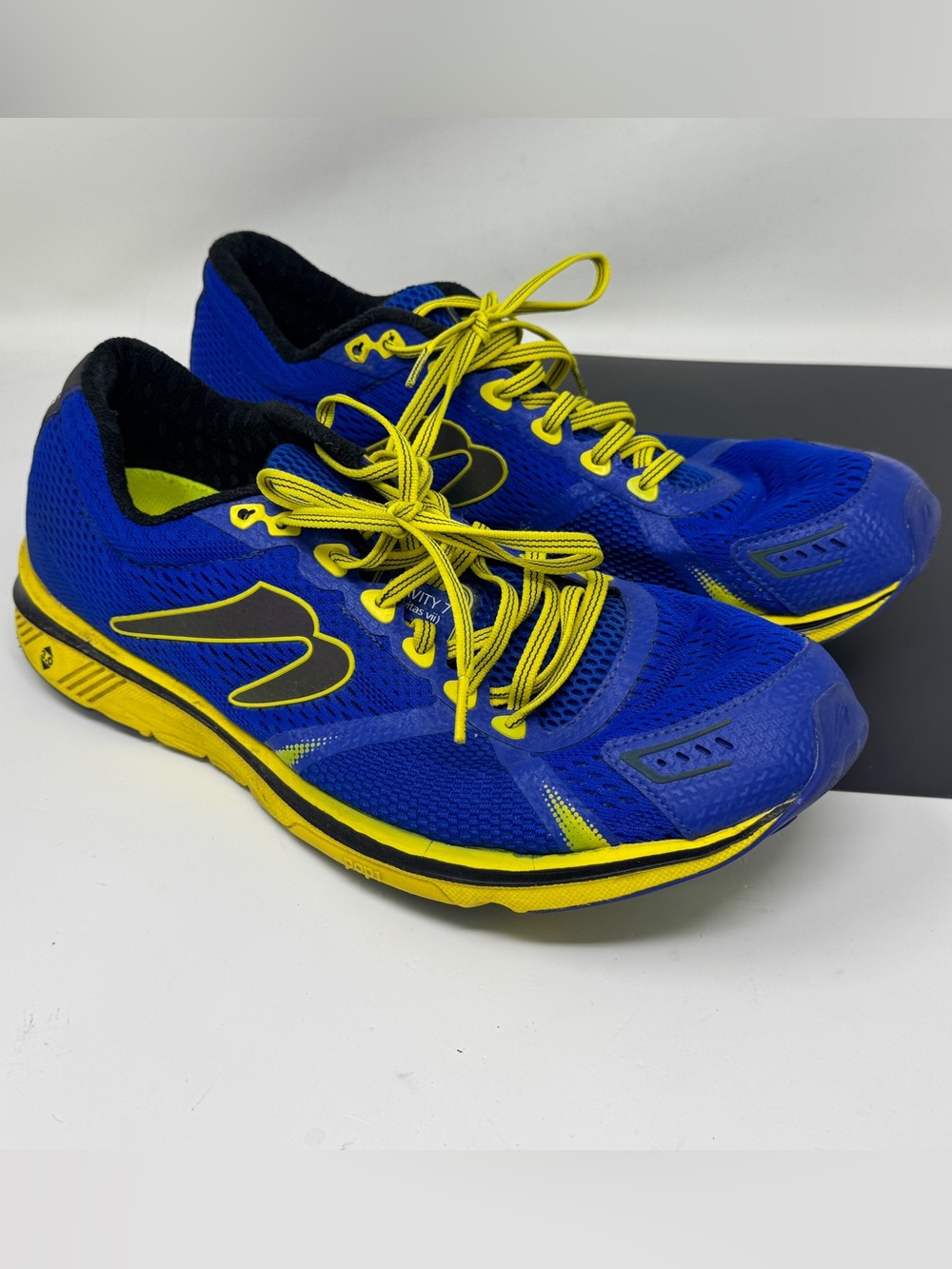 Newton Men's Gravity 7 blue yellow Running Shoes Size 12.5